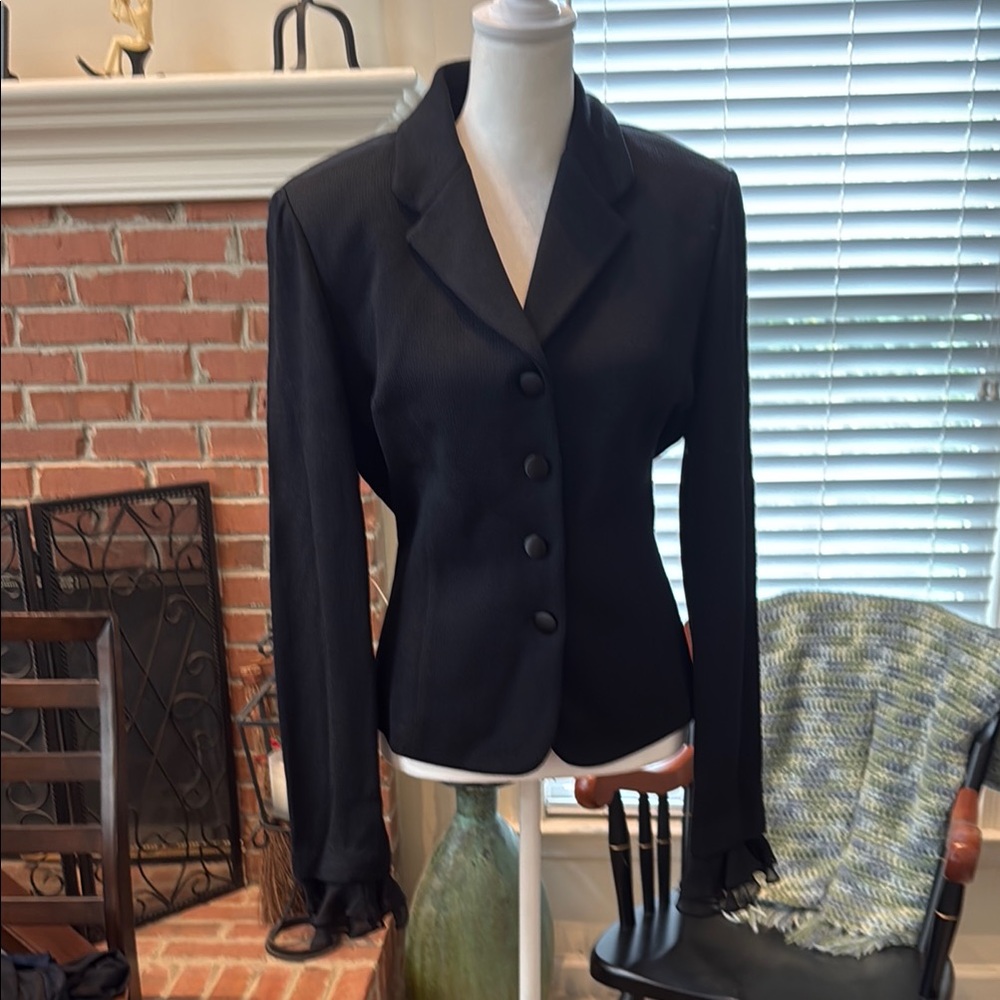 St. John Evening knit black blazer ruffle sleeves silk buttons size 10